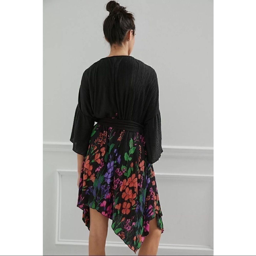 NEW Anthropologie Gabrielle Black Floral Plisse Belted Robe Size Medium / Large - Picture 2 of 5